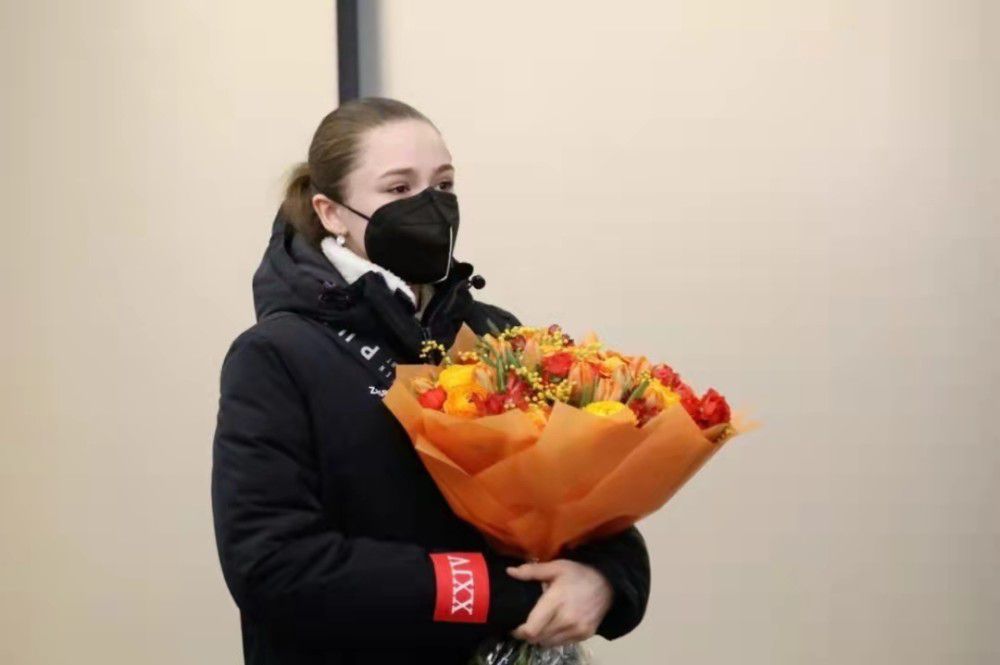 玉凤胴体羞涩张开双腿
